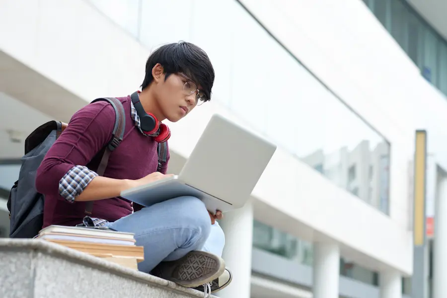 Cho thuê laptop thi cử – Giải pháp hữu ích cho sinh viên mùa thi